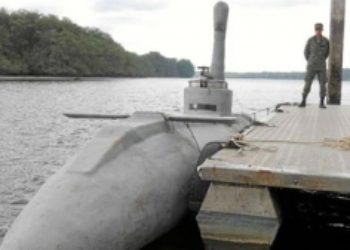 Ecuador descubre narcosubmarino cerca a la frontera con Colombia