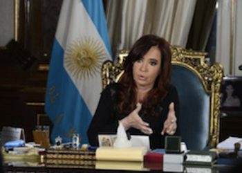 ¿Cambio de postura del gobierno argentino sobre muerte de fiscal podría tener implicaciones políticas?