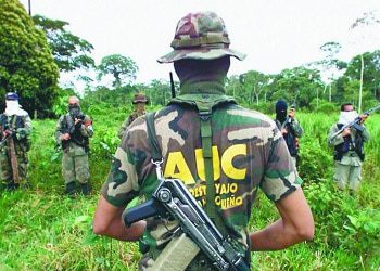 Informe explica rol del sector privado en el conflicto en Colombia