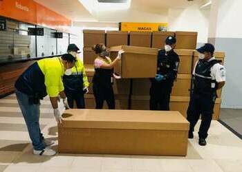 Ni bolsas para cadáveres se libran de corrupción en Ecuador