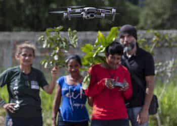 Comunidades indígenas usan drones para monitorear deforestación en la Amazonía
