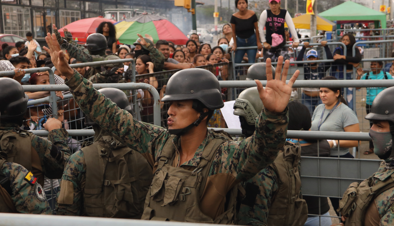 ¿Son el ejército, la policía y las prisiones de Ecuador irreformables?